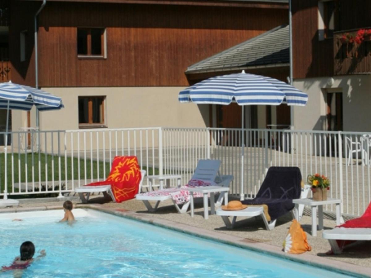 Appartement Confortable Avec Piscines, Terrasse Et Parking A Samoens - Fr-1-629-100 Bagian luar foto