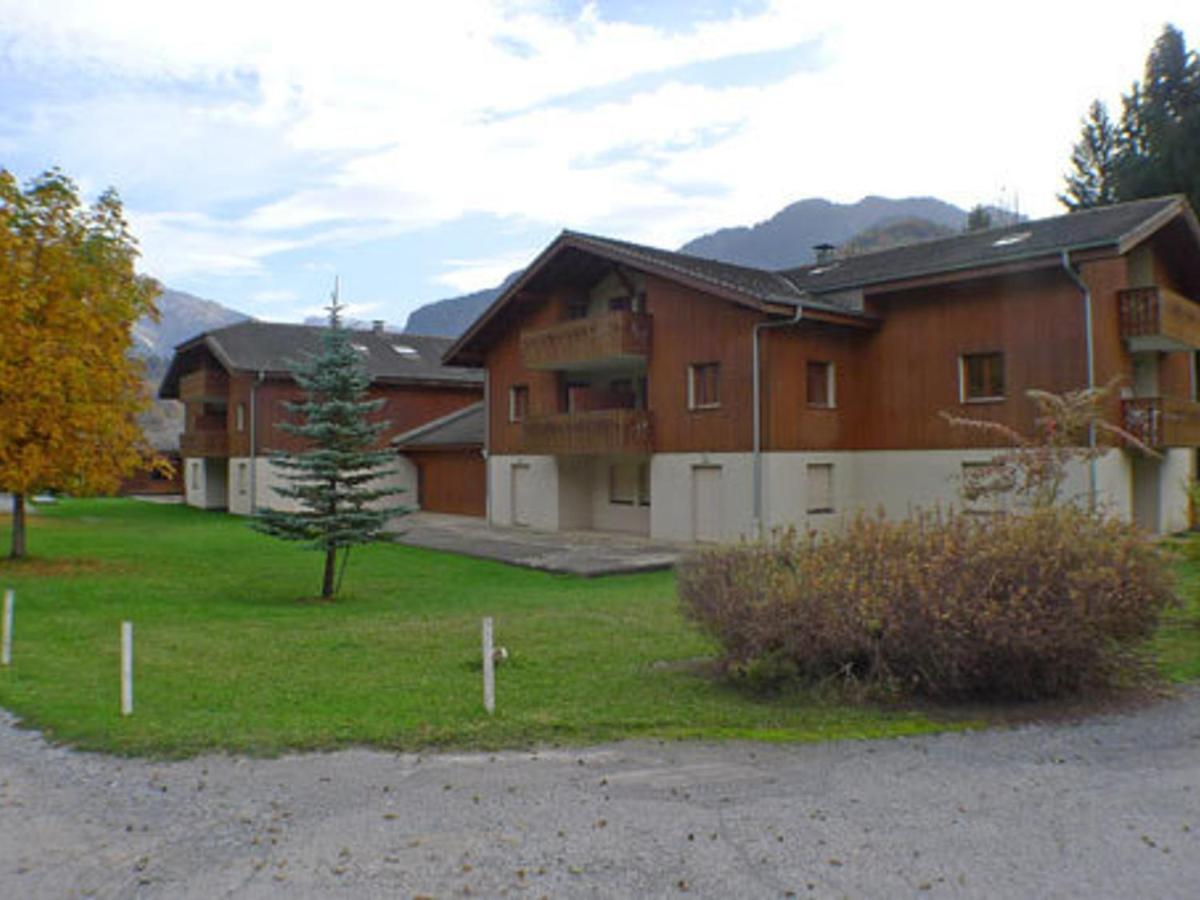 Appartement Confortable Avec Piscines, Terrasse Et Parking A Samoens - Fr-1-629-100 Bagian luar foto