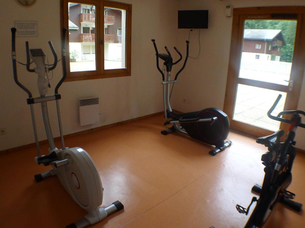 Appartement Confortable Avec Piscines, Terrasse Et Parking A Samoens - Fr-1-629-100 Bagian luar foto